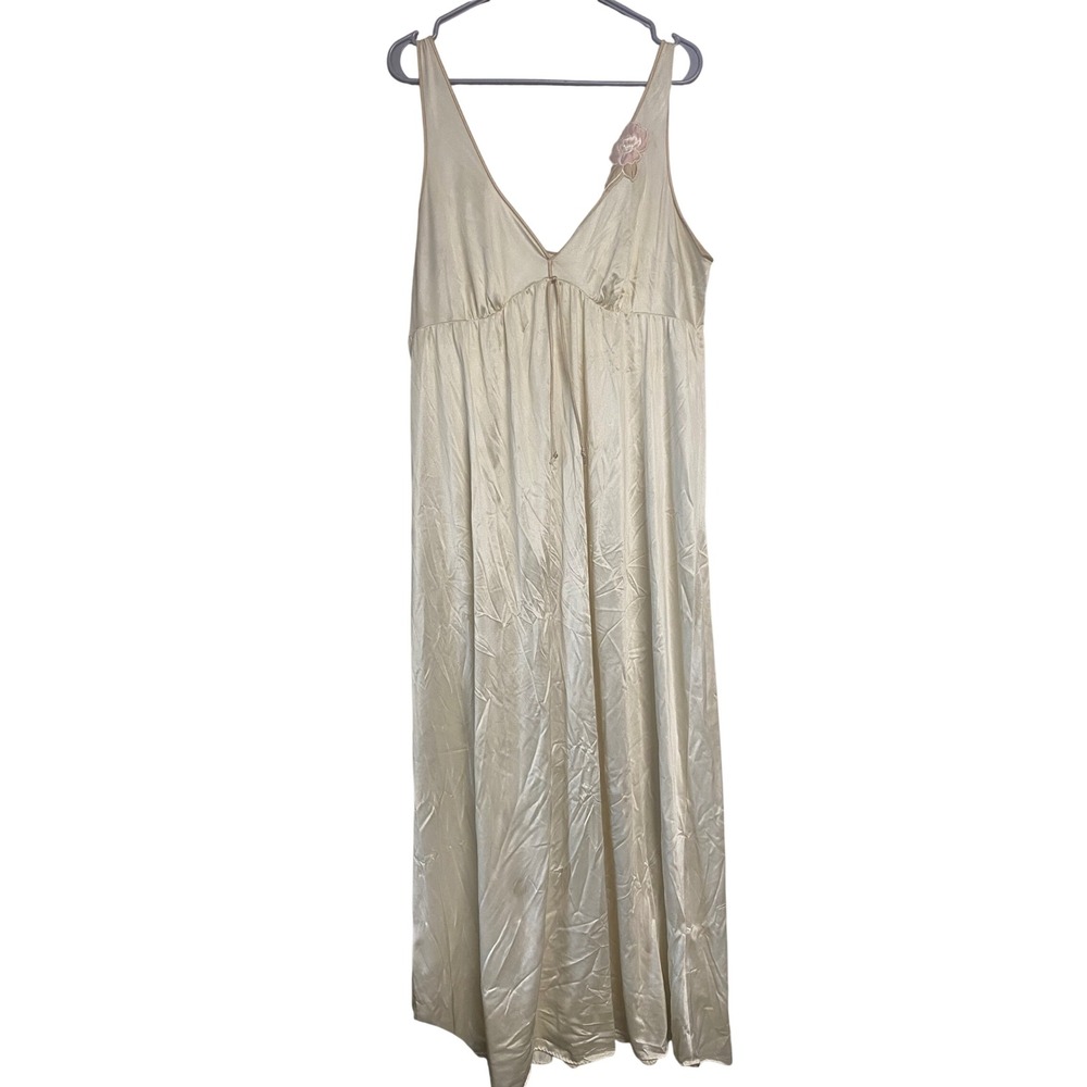 Vintage 90s Cream Satin Nightgown Large Lotus Floral Applique Maxi Chemise